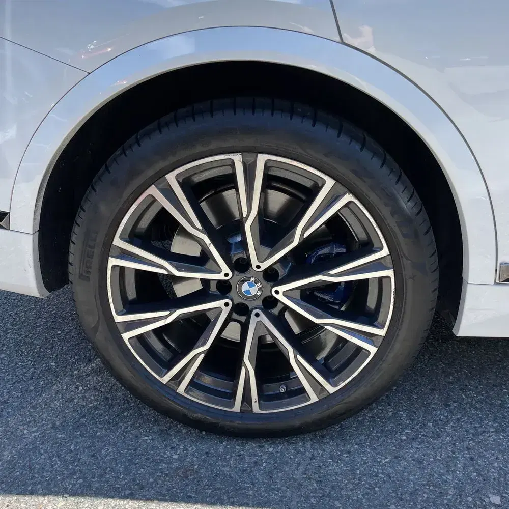 2021 BMW X7 M50i