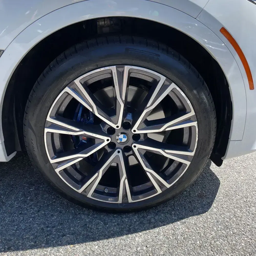 2021 BMW X7 M50i
