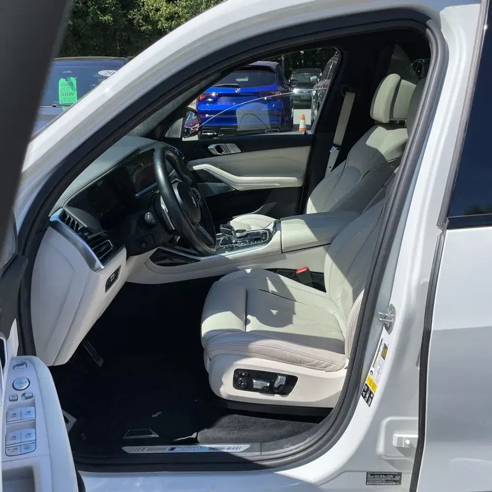 2021 BMW X7 M50i