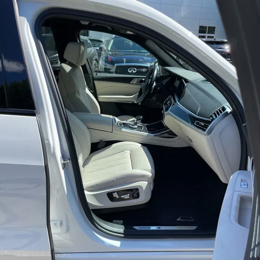 2021 BMW X7 M50i