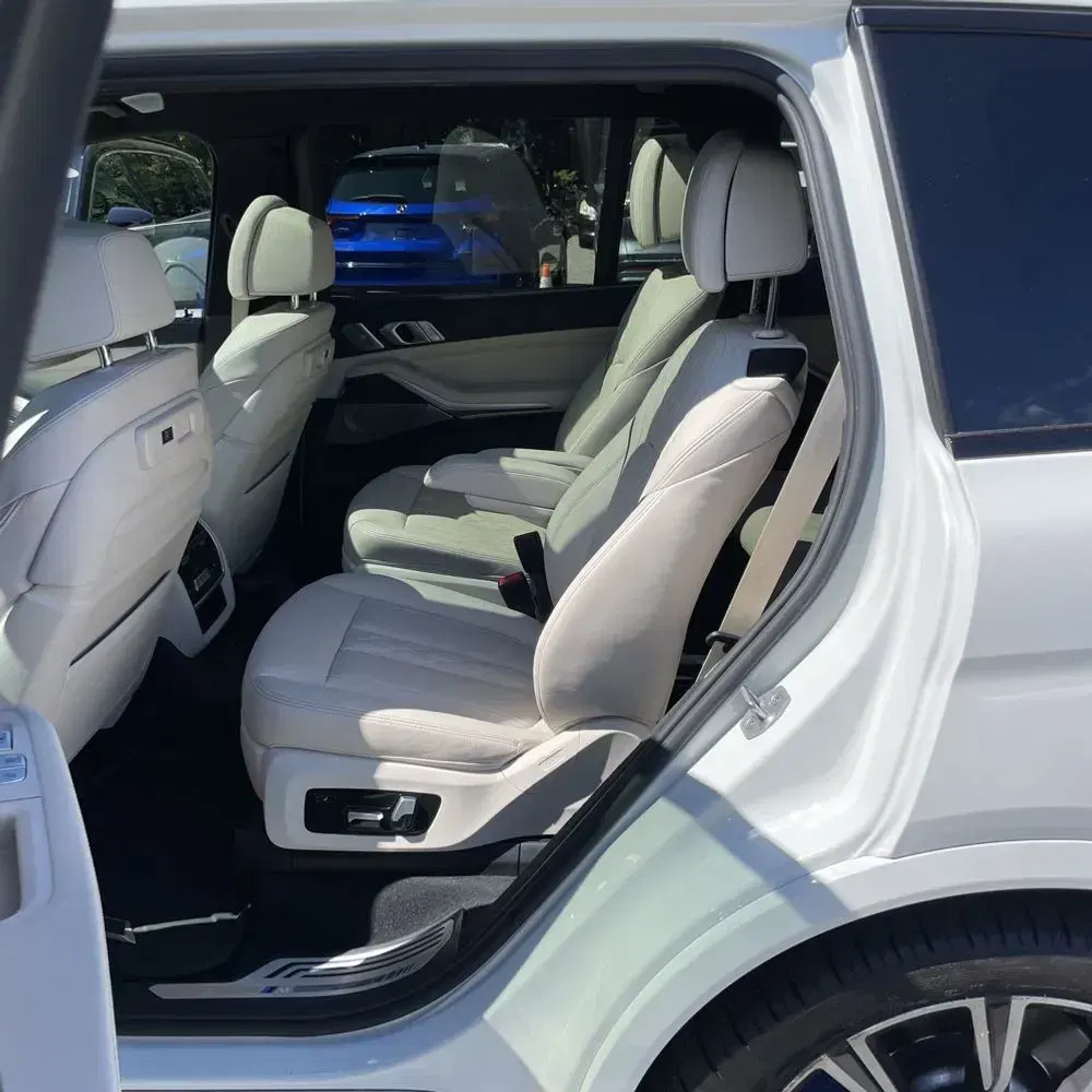 2021 BMW X7 M50i