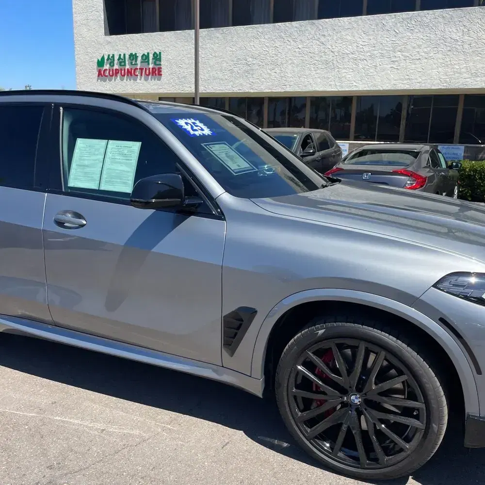 2025 BMW X5 M60i