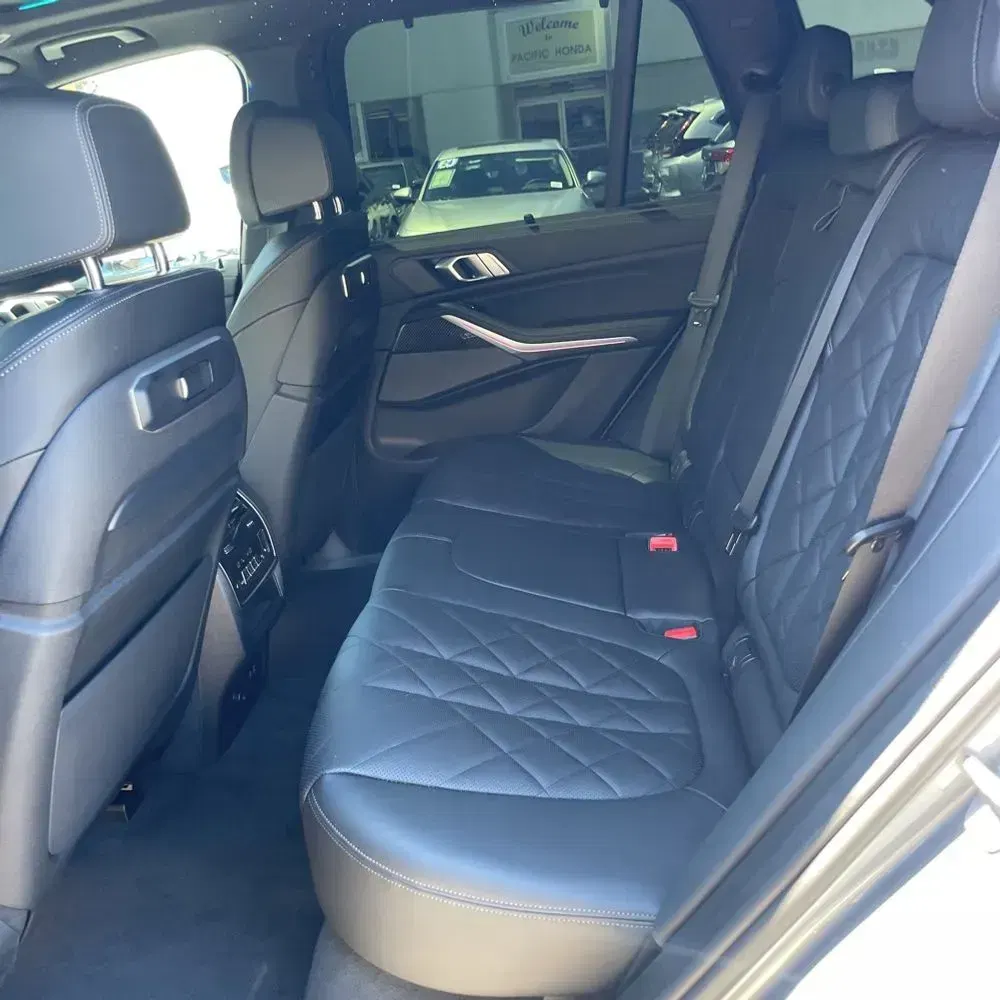 2025 BMW X5 M60i