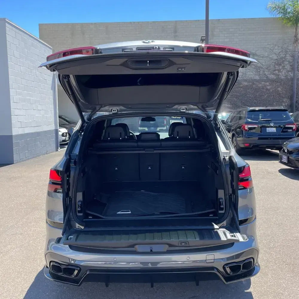 2025 BMW X5 M60i