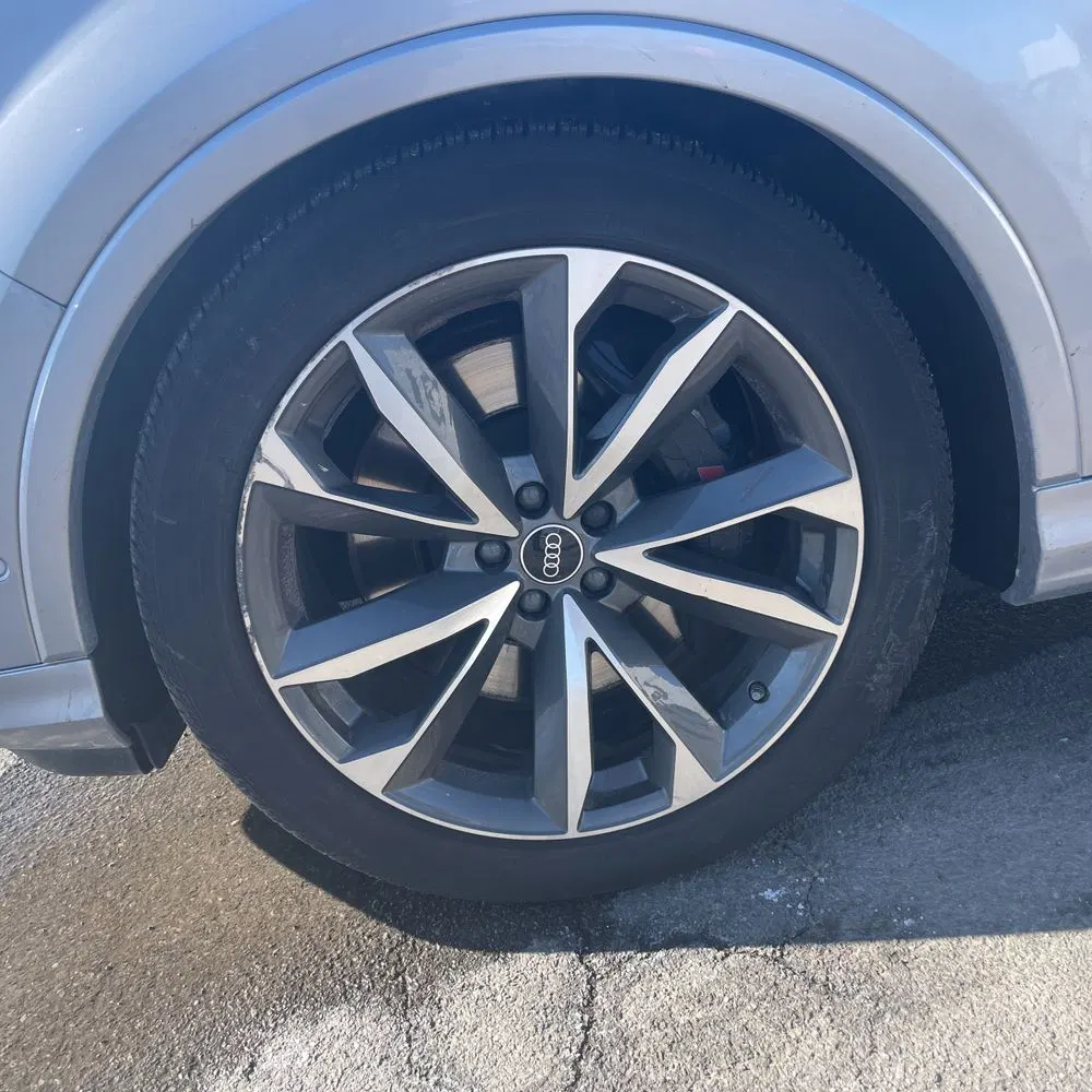 2022 Audi SQ7 Premium Plus