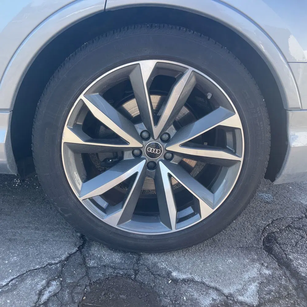 2022 Audi SQ7 Premium Plus
