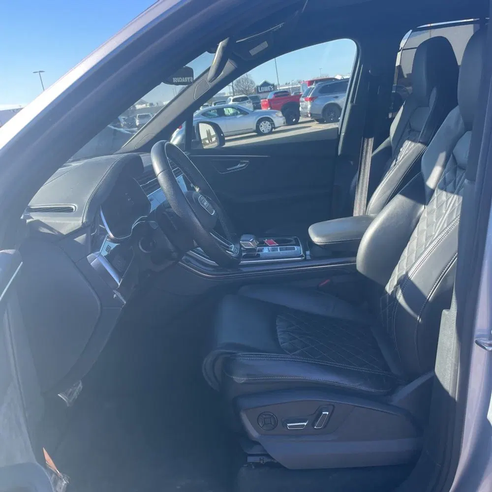 2022 Audi SQ7 Premium Plus