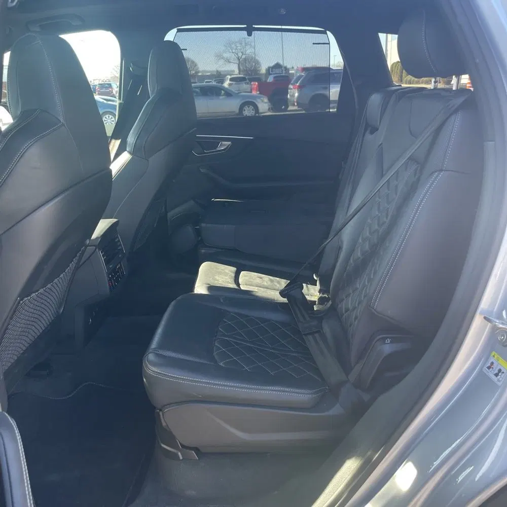 2022 Audi SQ7 Premium Plus