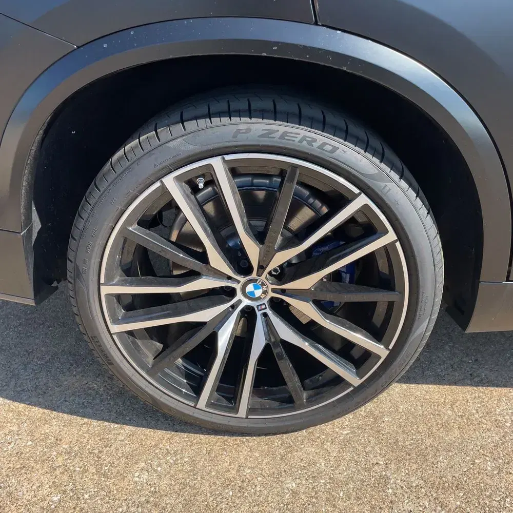 2024 BMW X5 M60i
