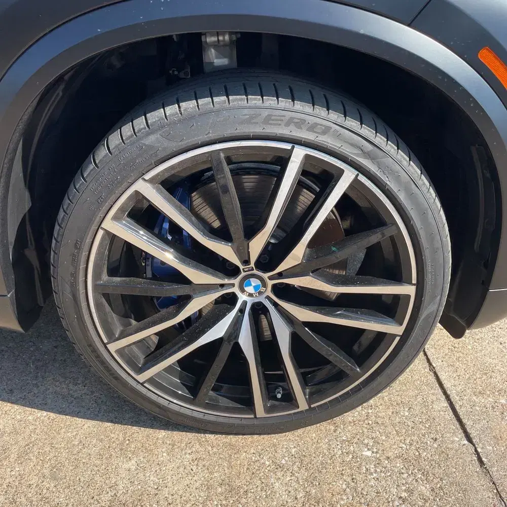 2024 BMW X5 M60i