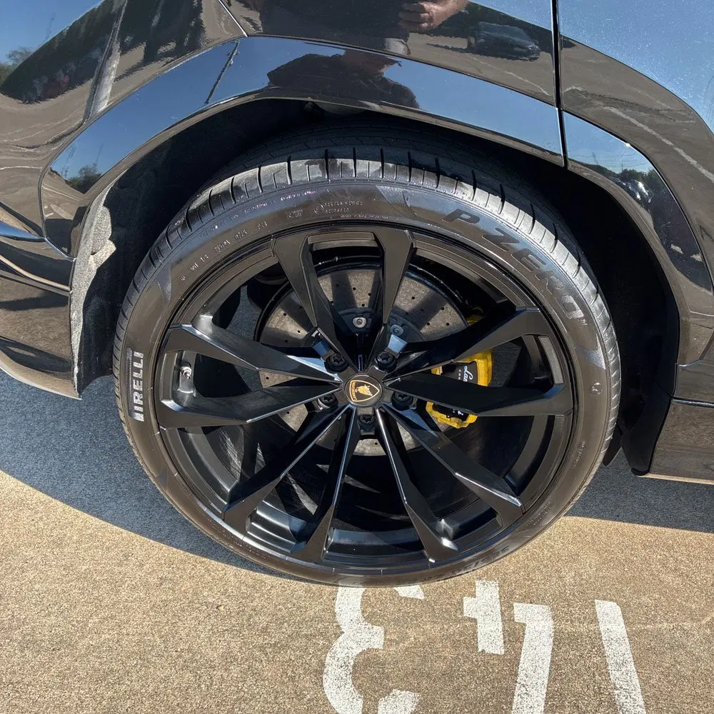 2019 Lamborghini Urus Base