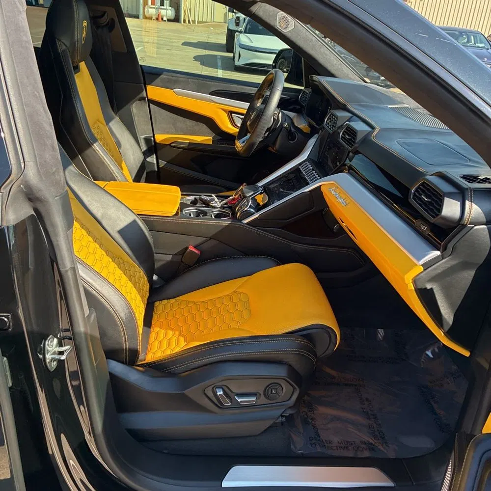 2019 Lamborghini Urus Base