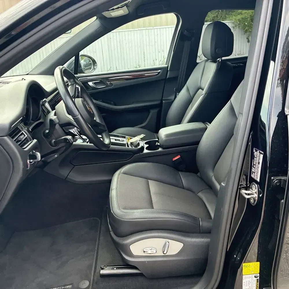 2023 Porsche Macan T