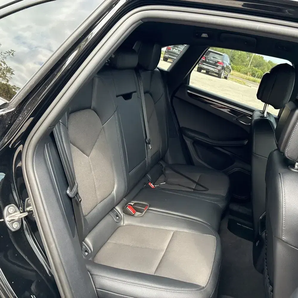 2023 Porsche Macan T