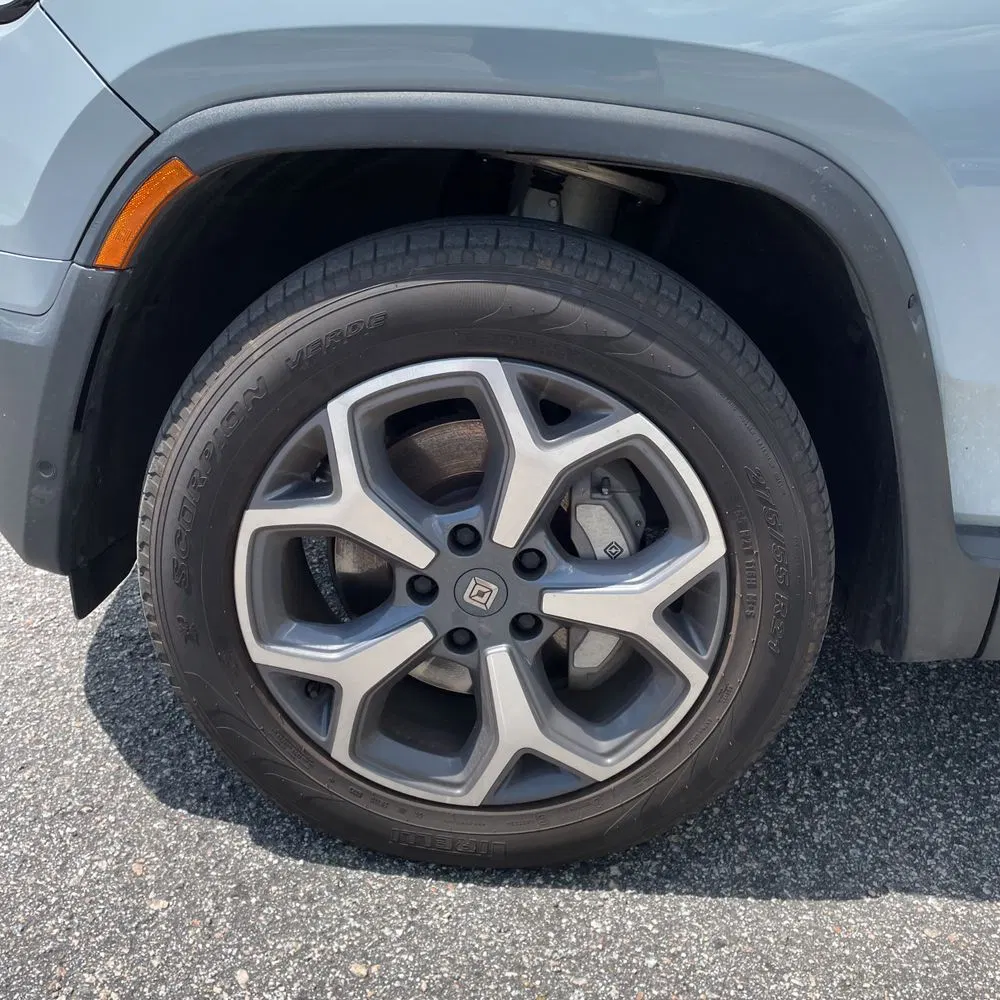 2024 Rivian R1T Adventure Dual-Motor