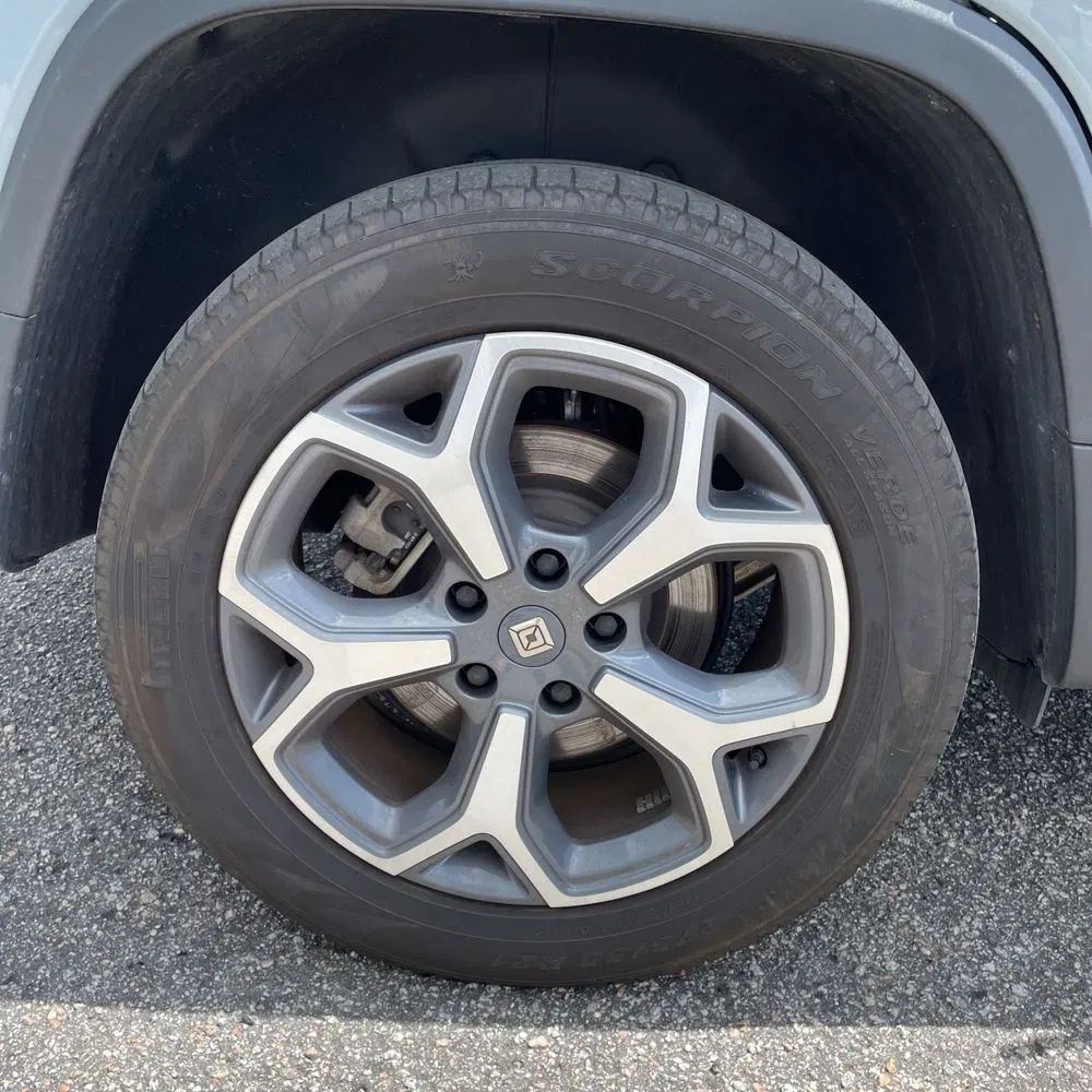 2024 Rivian R1T Adventure Dual-Motor