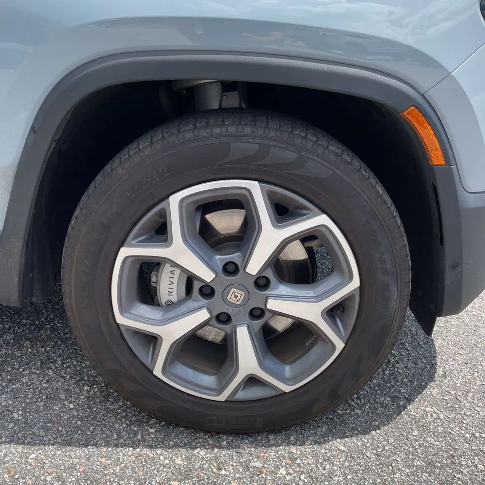 2024 Rivian R1T Adventure Dual-Motor