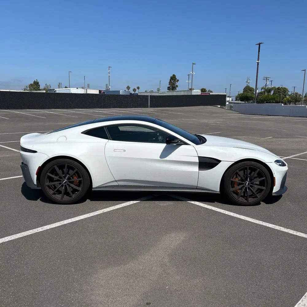 2020 Aston Martin Vantage Base