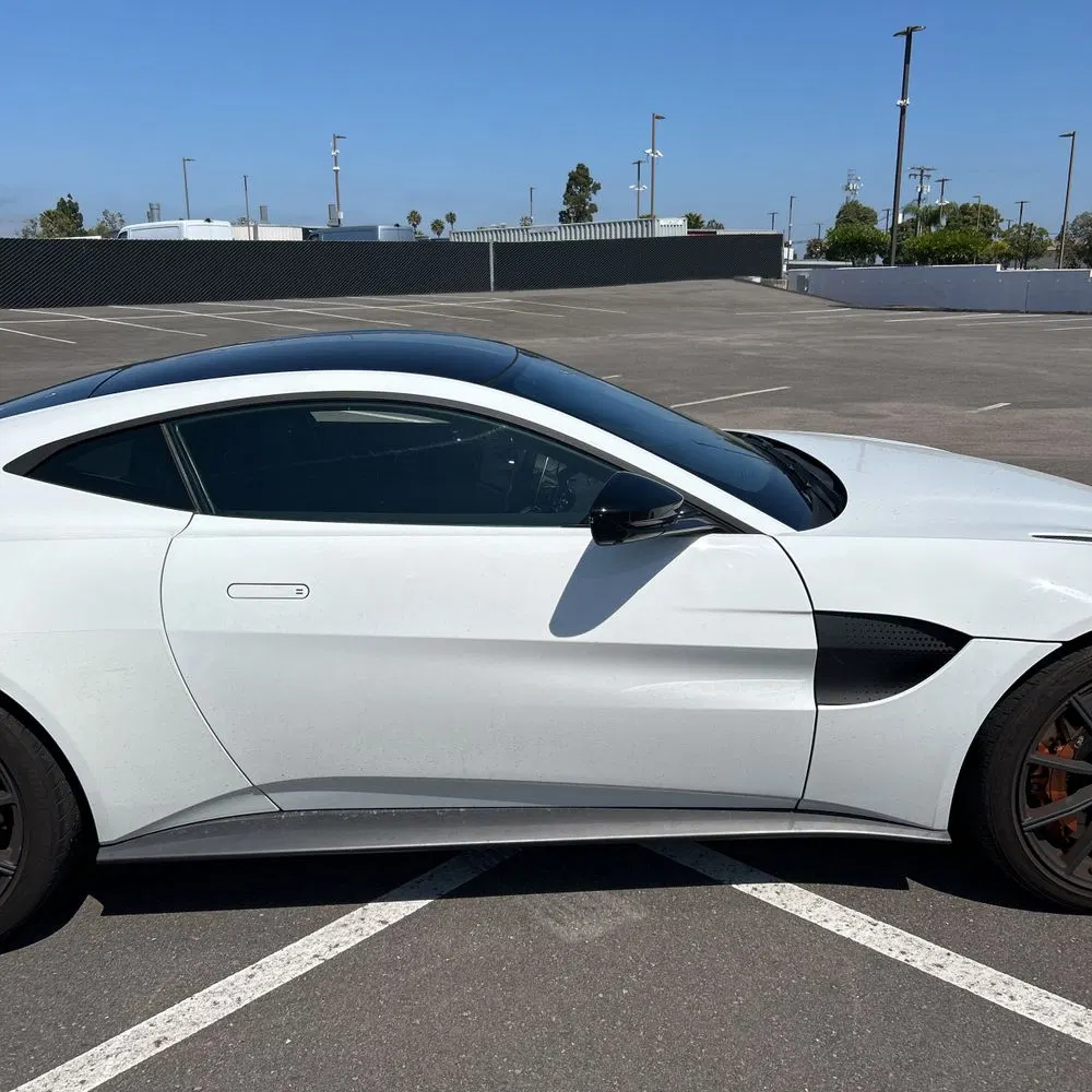2020 Aston Martin Vantage Base