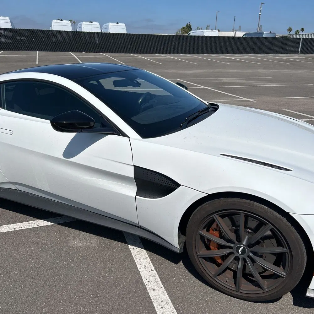2020 Aston Martin Vantage Base