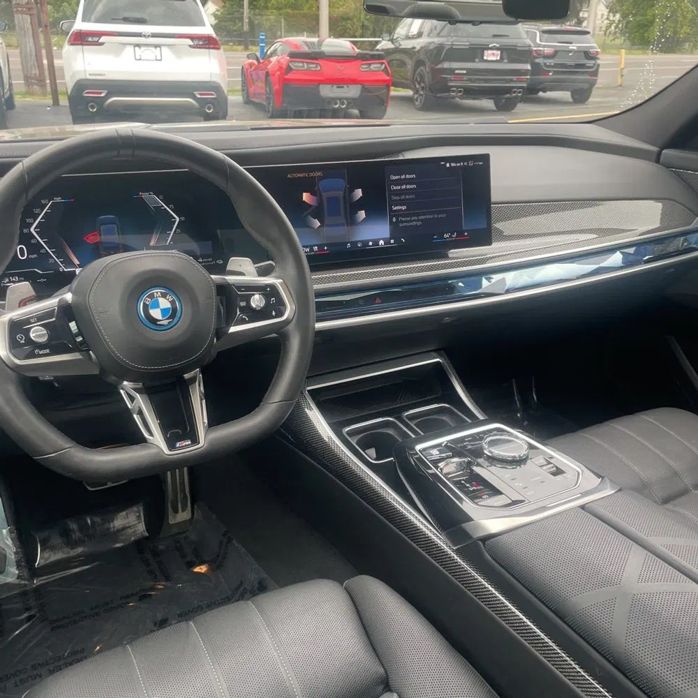 2024 BMW 7-Series 750e xDrive