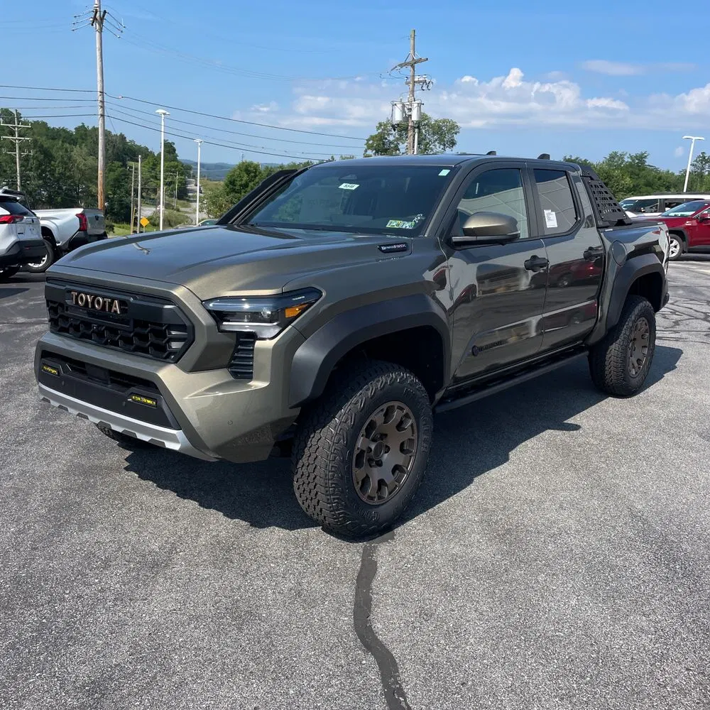 2025 Toyota Tacoma Trailhunter HV