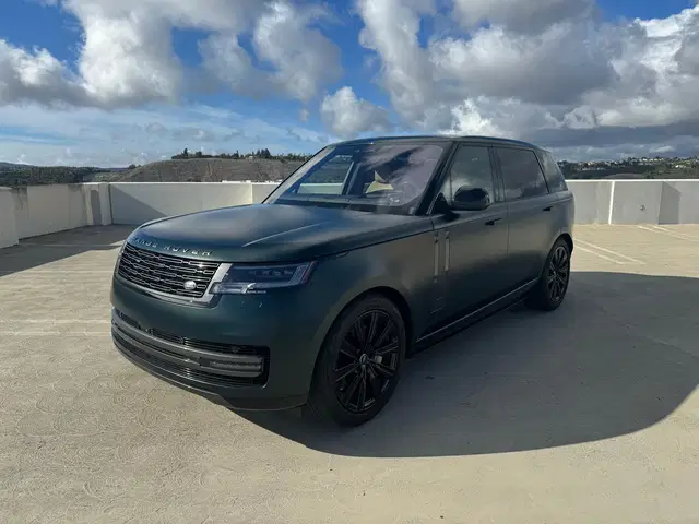 2023 Range Rover P530 SE LWB - Twin-Turbo V8, AWD, Premium Interior Upgrade and Technology Packs, Unmodified