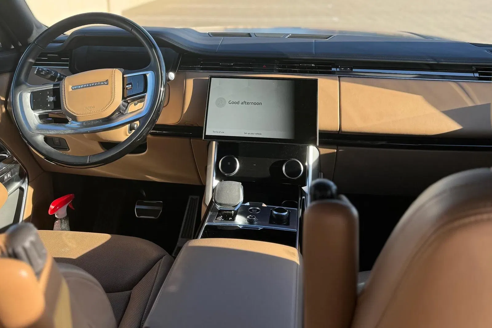 2023 Range Rover P530 SE LWB - Twin-Turbo V8, AWD, Premium Interior Upgrade and Technology Packs, Unmodified