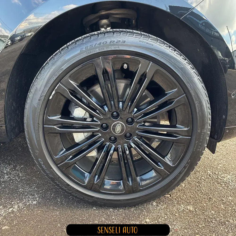2023 Land Rover Range Rover SE