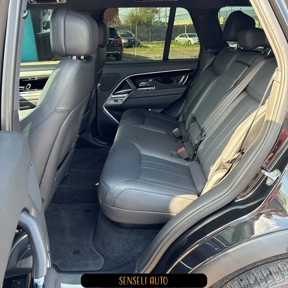 2023 Land Rover Range Rover SE