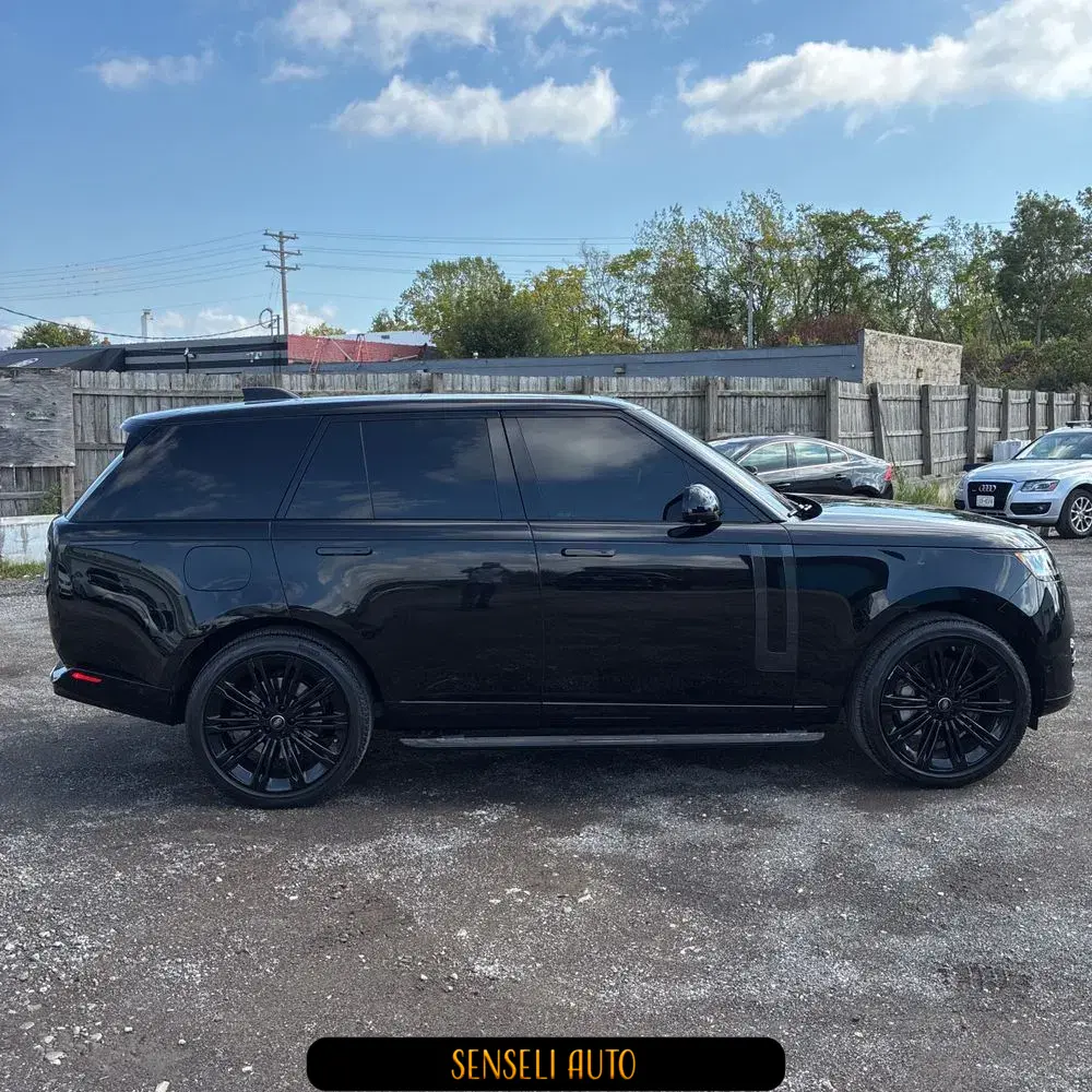 2023 Land Rover Range Rover SE