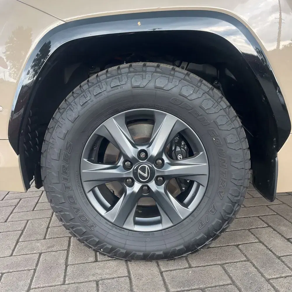 2025 Lexus LX 700h Overtrail