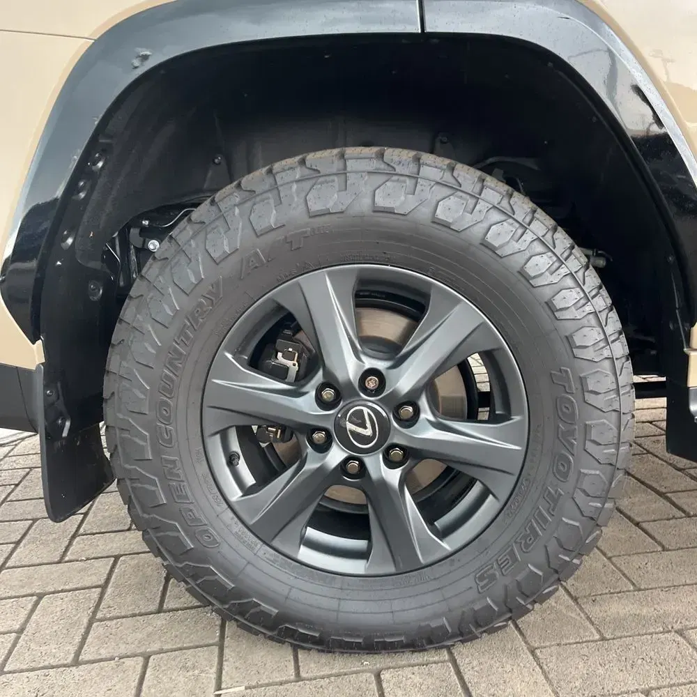 2025 Lexus LX 700h Overtrail