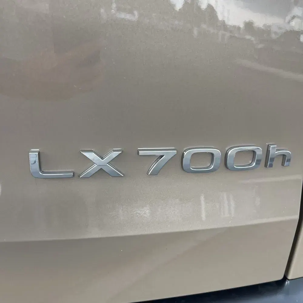 2025 Lexus LX 700h Overtrail