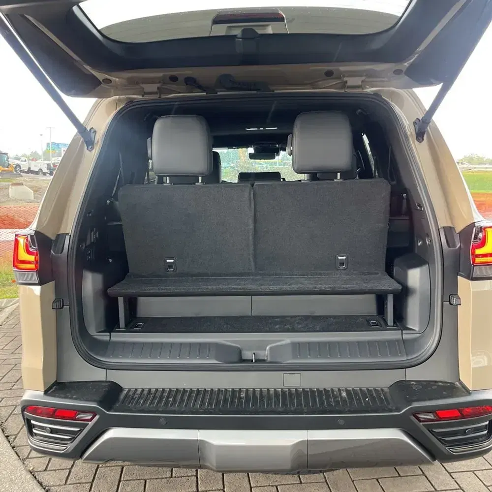 2025 Lexus LX 700h Overtrail
