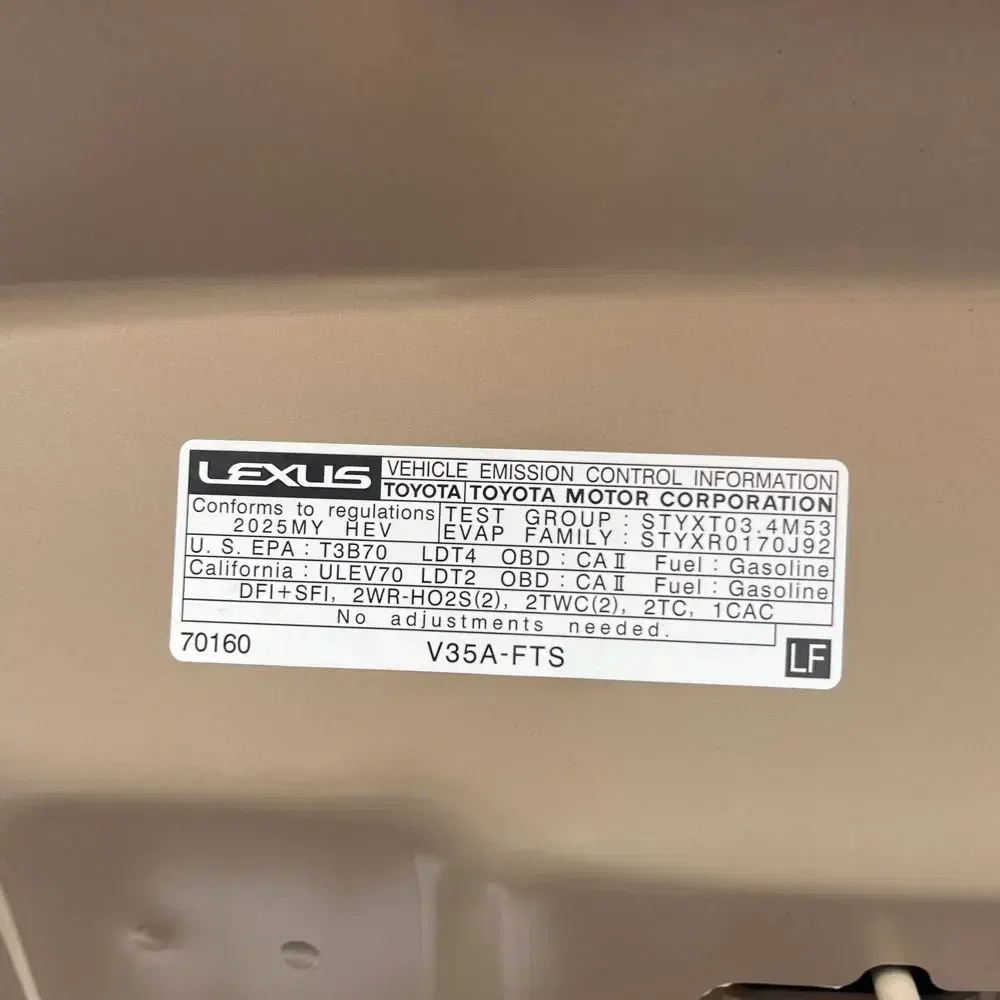 2025 Lexus LX 700h Overtrail