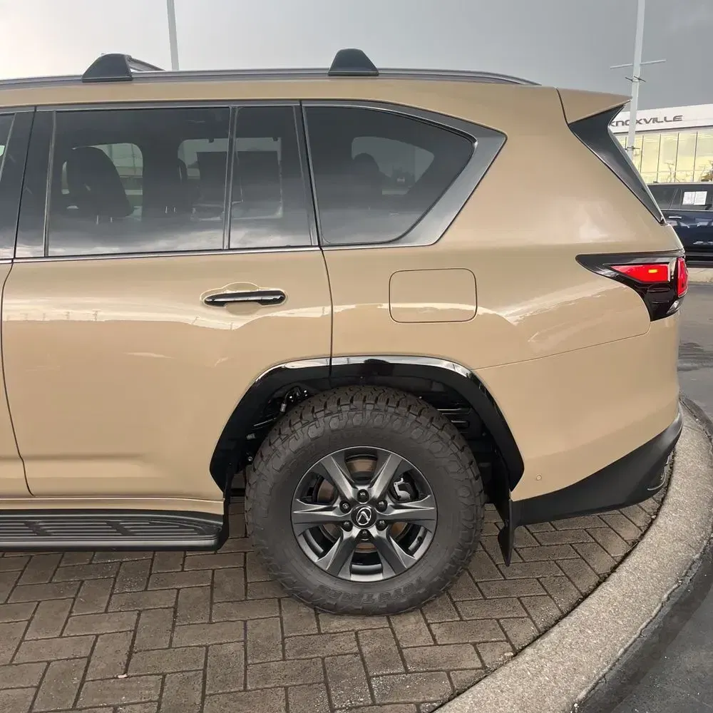2025 Lexus LX 700h Overtrail
