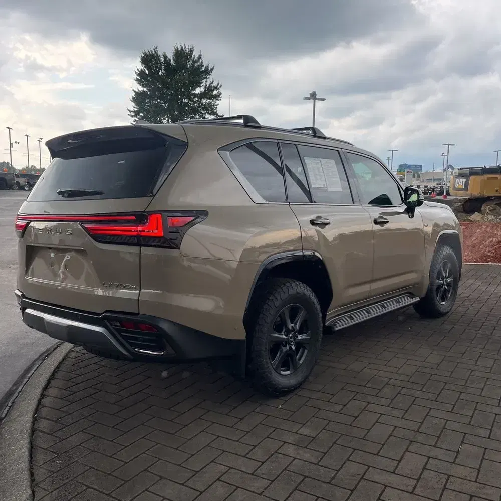 2025 Lexus LX 700h Overtrail