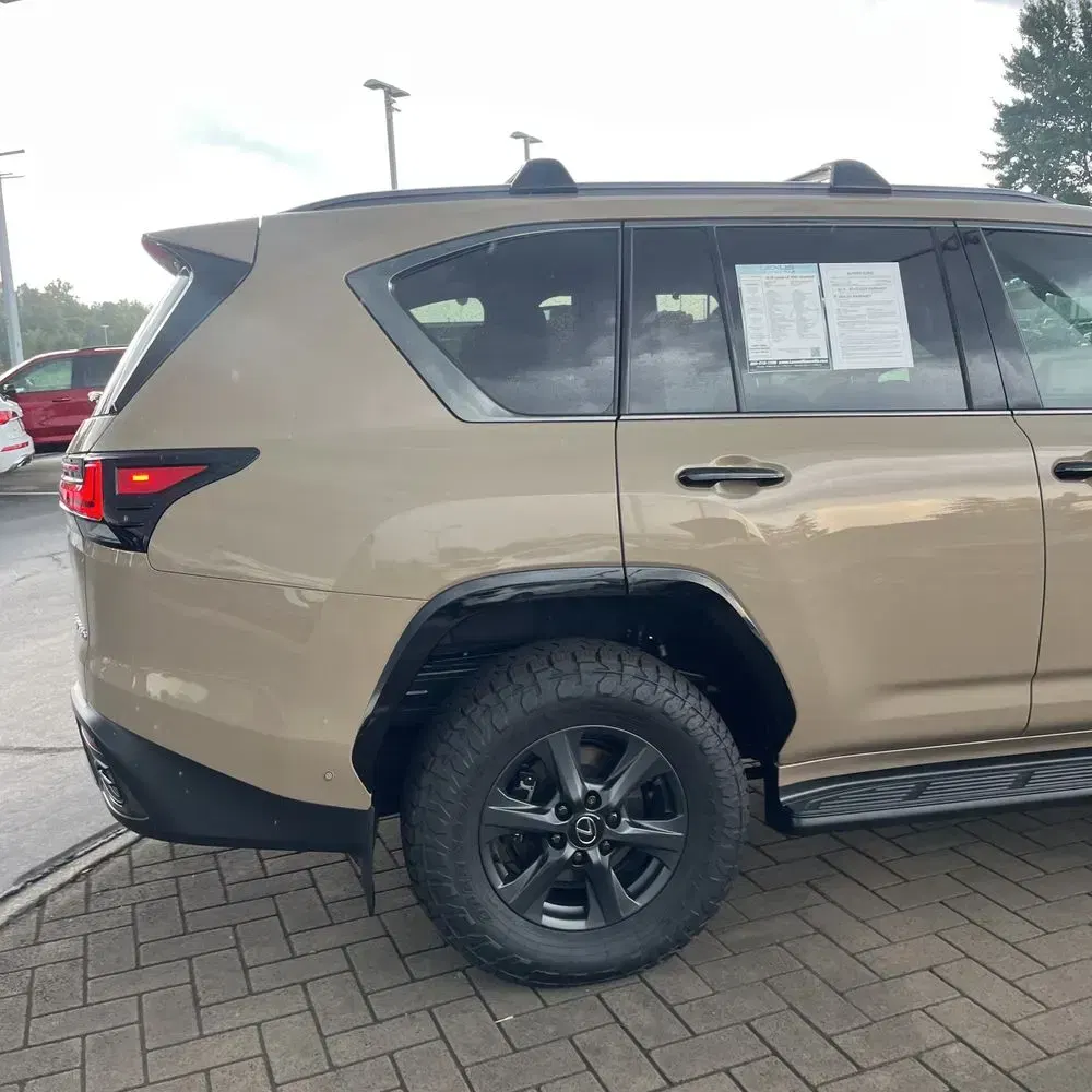 2025 Lexus LX 700h Overtrail