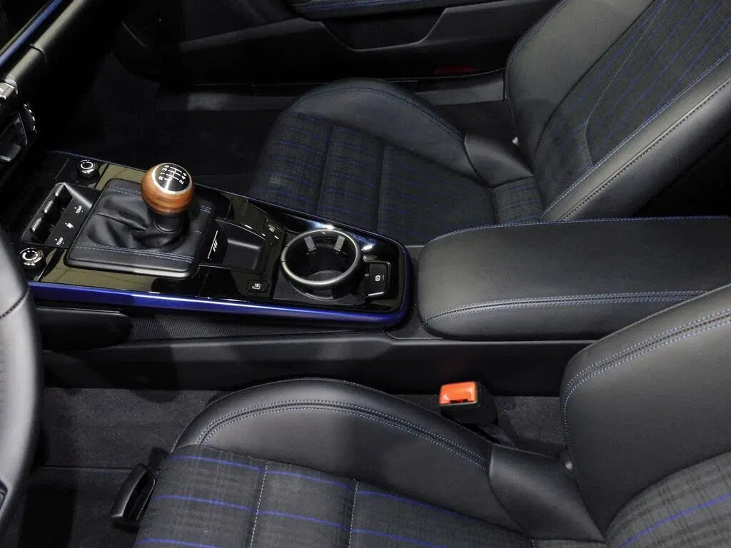 2025 Porsche 911 Carrera T Coupe RWD