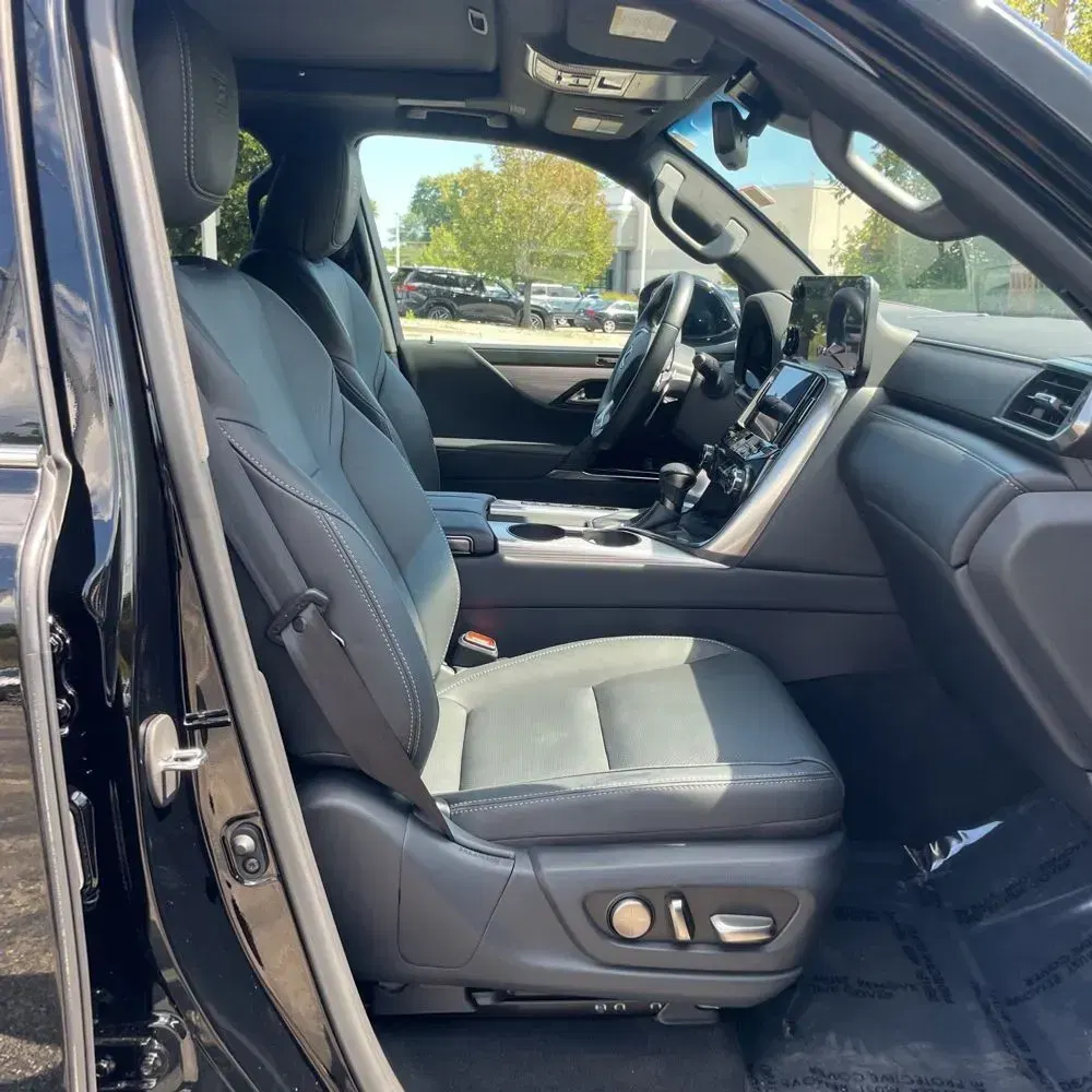2024 Lexus LX 600 F SPORT Handling
