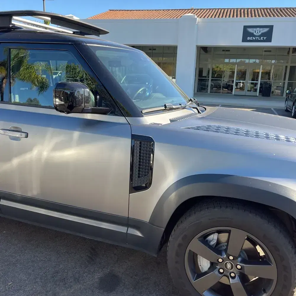 2023 Land Rover Defender 110 SE