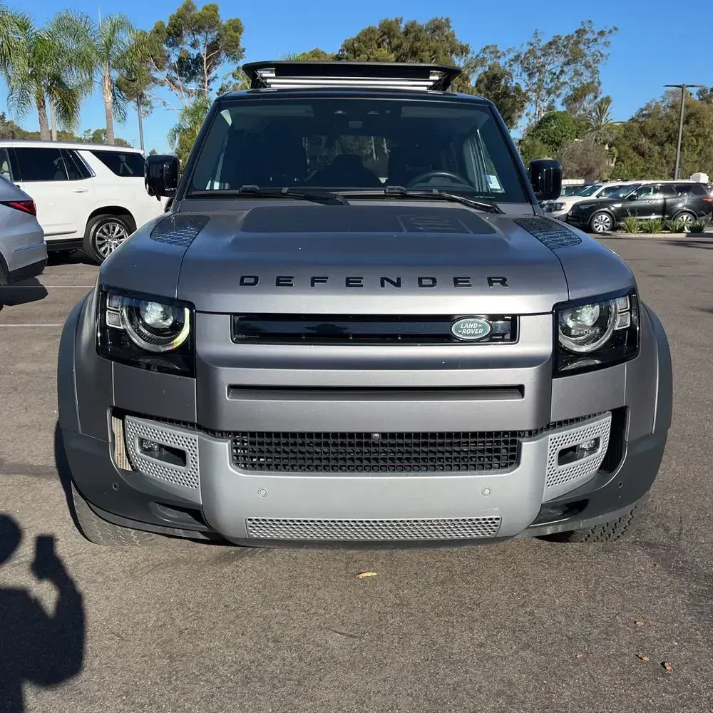2023 Land Rover Defender 110 SE