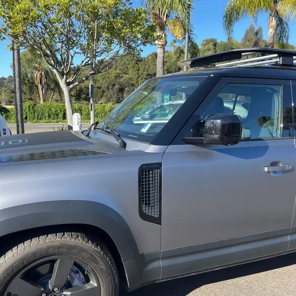 2023 Land Rover Defender 110 SE