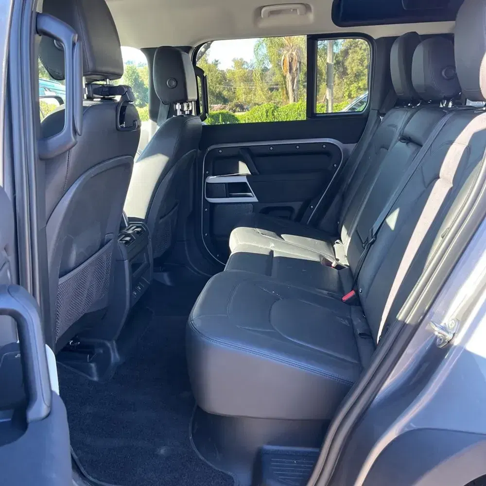 2023 Land Rover Defender 110 SE