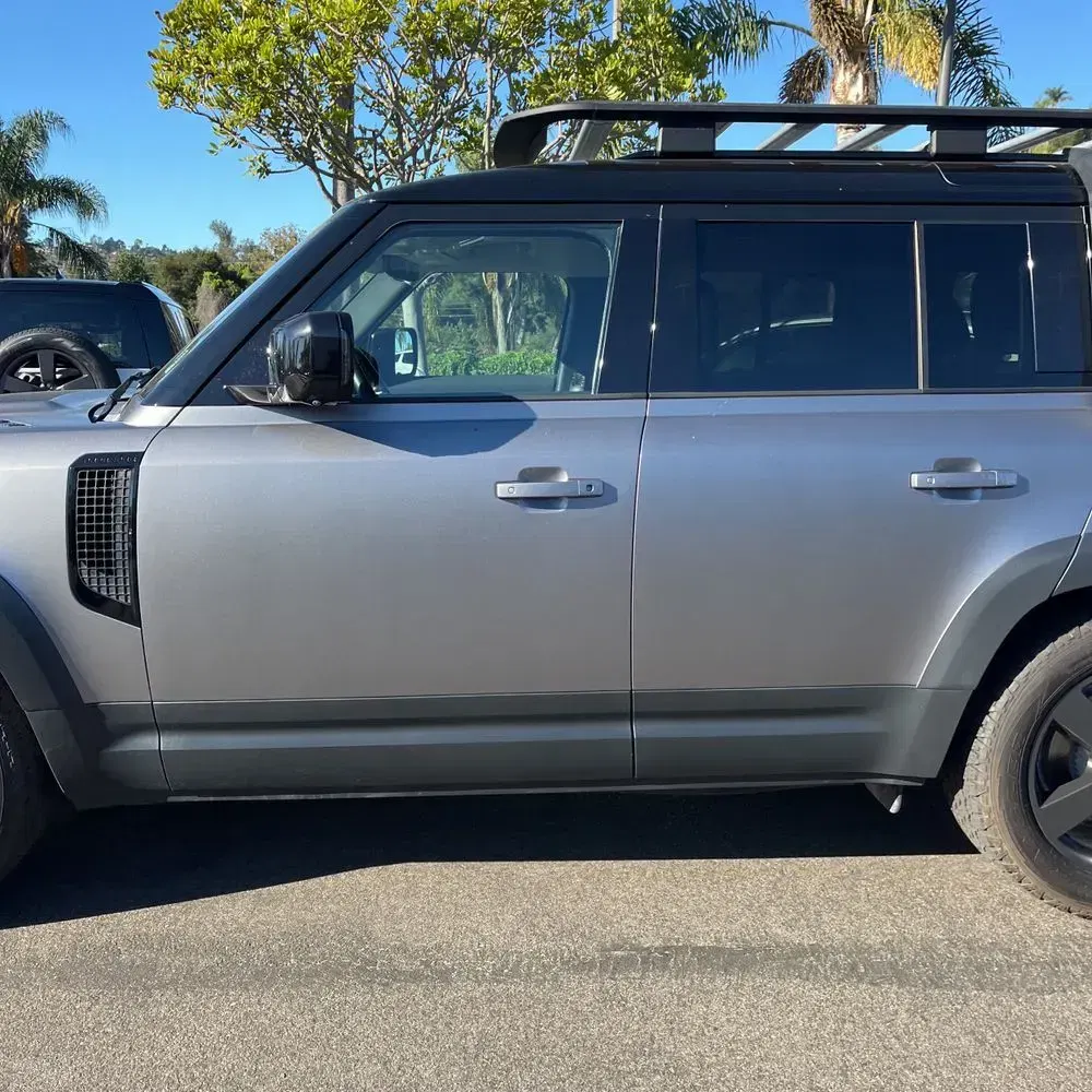 2023 Land Rover Defender 110 SE