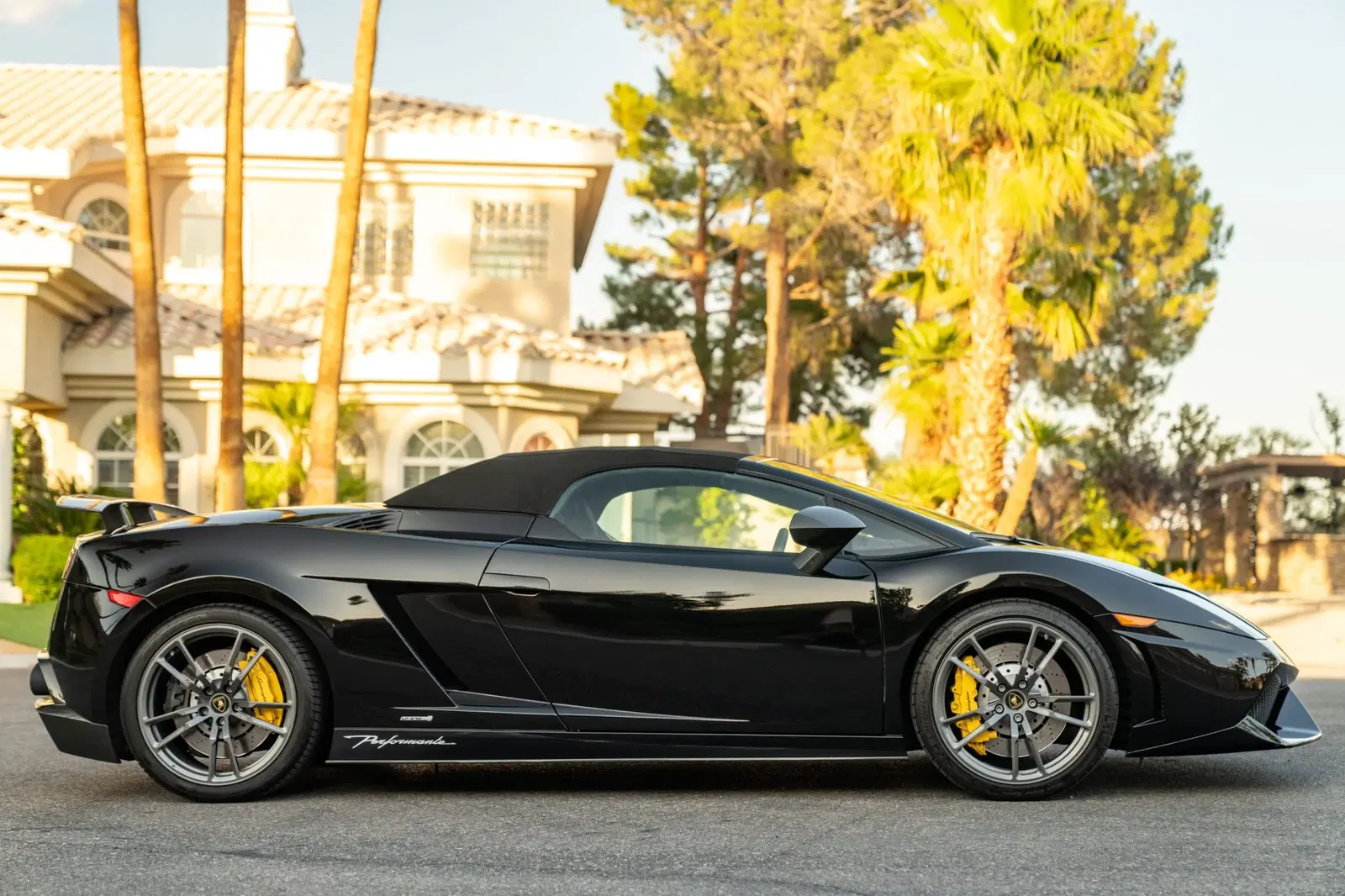2011 Lamborghini Gallardo LP570-4 Spyder Performante