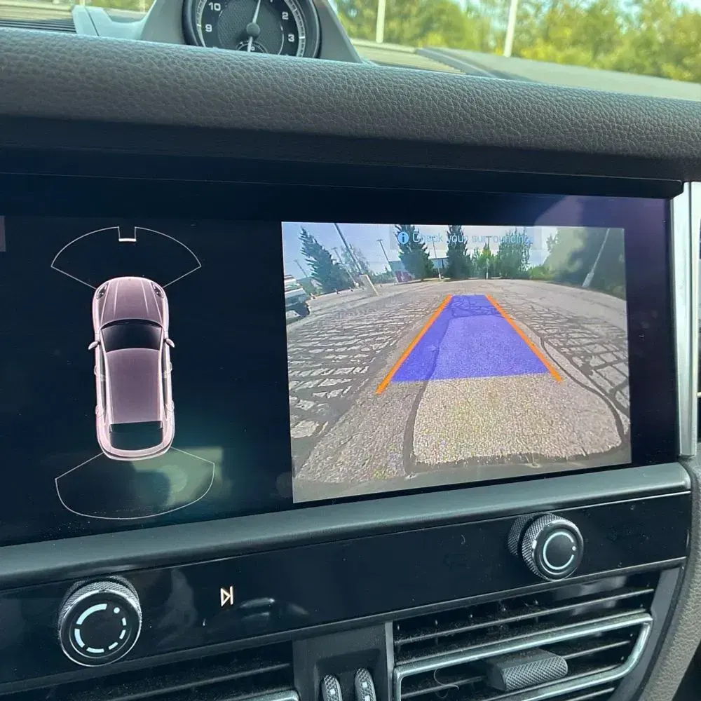 2022 Porsche Macan S