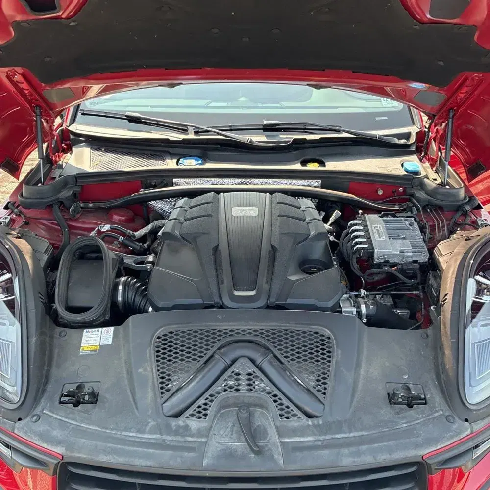 2022 Porsche Macan S