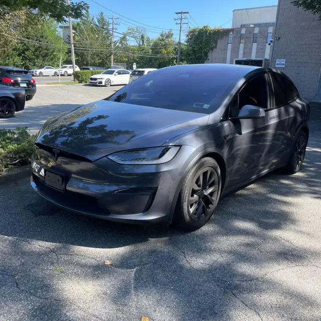 2023 Tesla Model X Standard Range